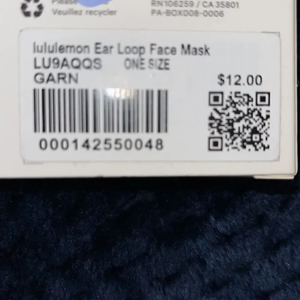 BNIB Red Garnet South Carolina New unisex Lululemon Ear Loop Face Mask in Box